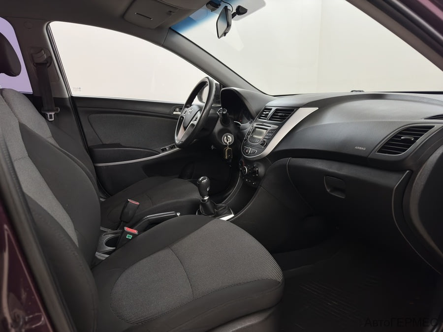 Фото HYUNDAI Solaris I с пробегом | №9