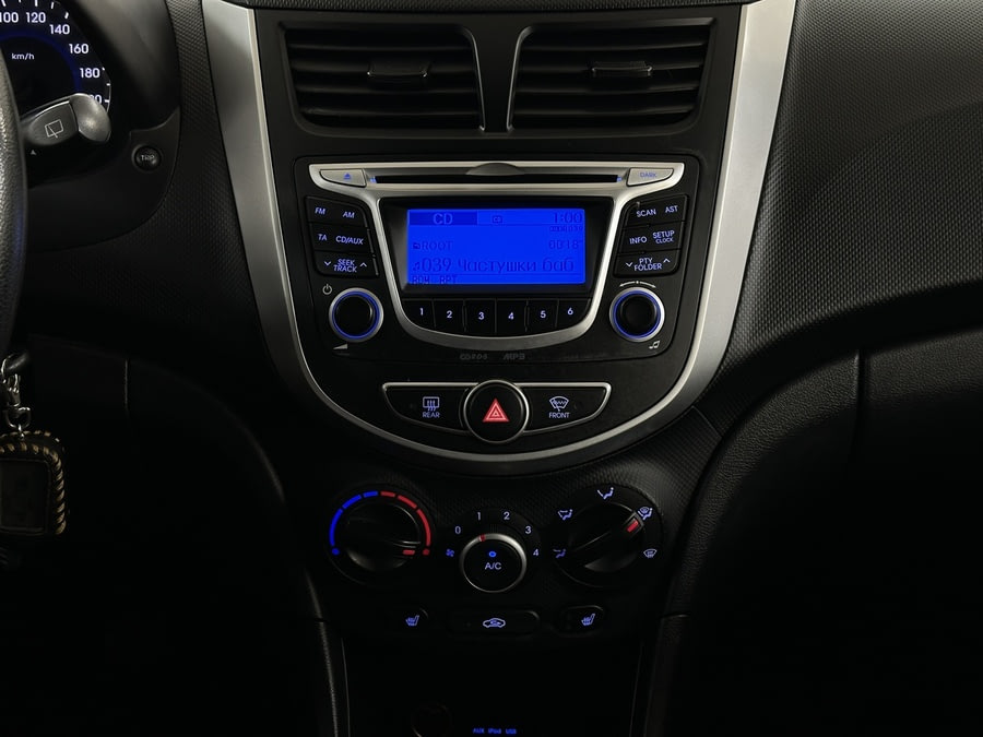 Фото HYUNDAI Solaris I с пробегом | №7