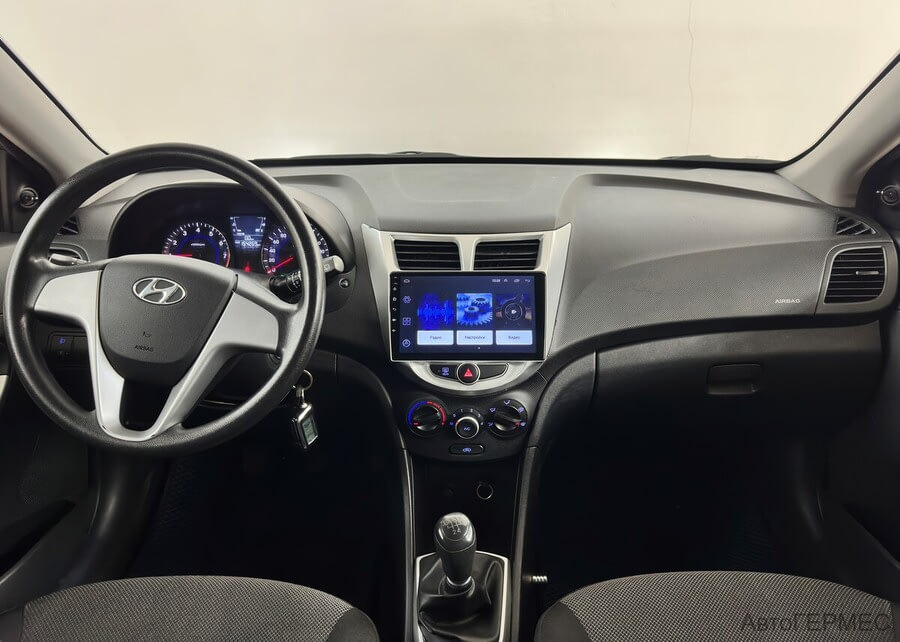 Фото HYUNDAI Solaris Hb с пробегом | №5