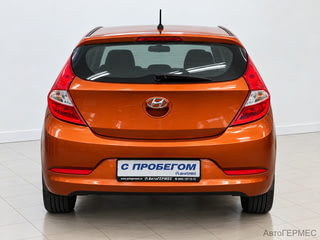 Фото HYUNDAI Solaris I Рестайлинг с пробегом Фото HYUNDAI Solaris I Рестайлинг с пробегом