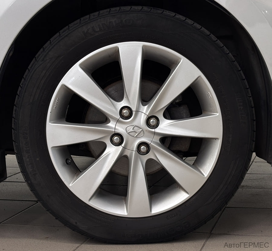 Фото HYUNDAI Solaris I с пробегом | №13 Фото HYUNDAI Solaris I с пробегом | №13