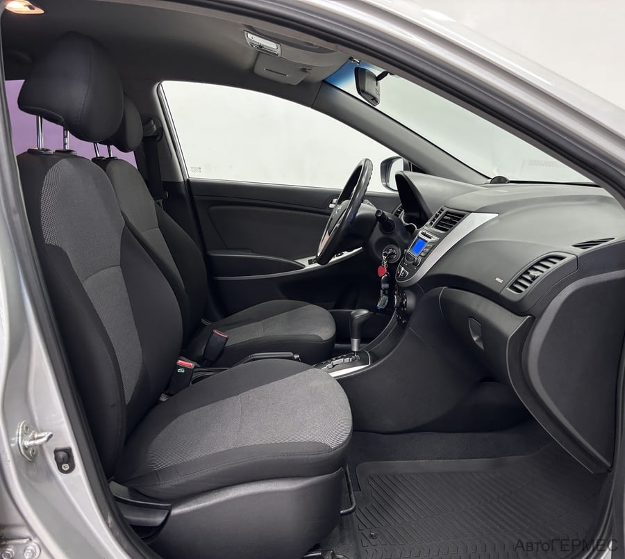 Фото HYUNDAI Solaris I с пробегом | №9 Фото HYUNDAI Solaris I с пробегом | №9