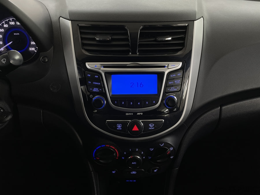 Фото HYUNDAI Solaris I с пробегом | №7 Фото HYUNDAI Solaris I с пробегом | №7