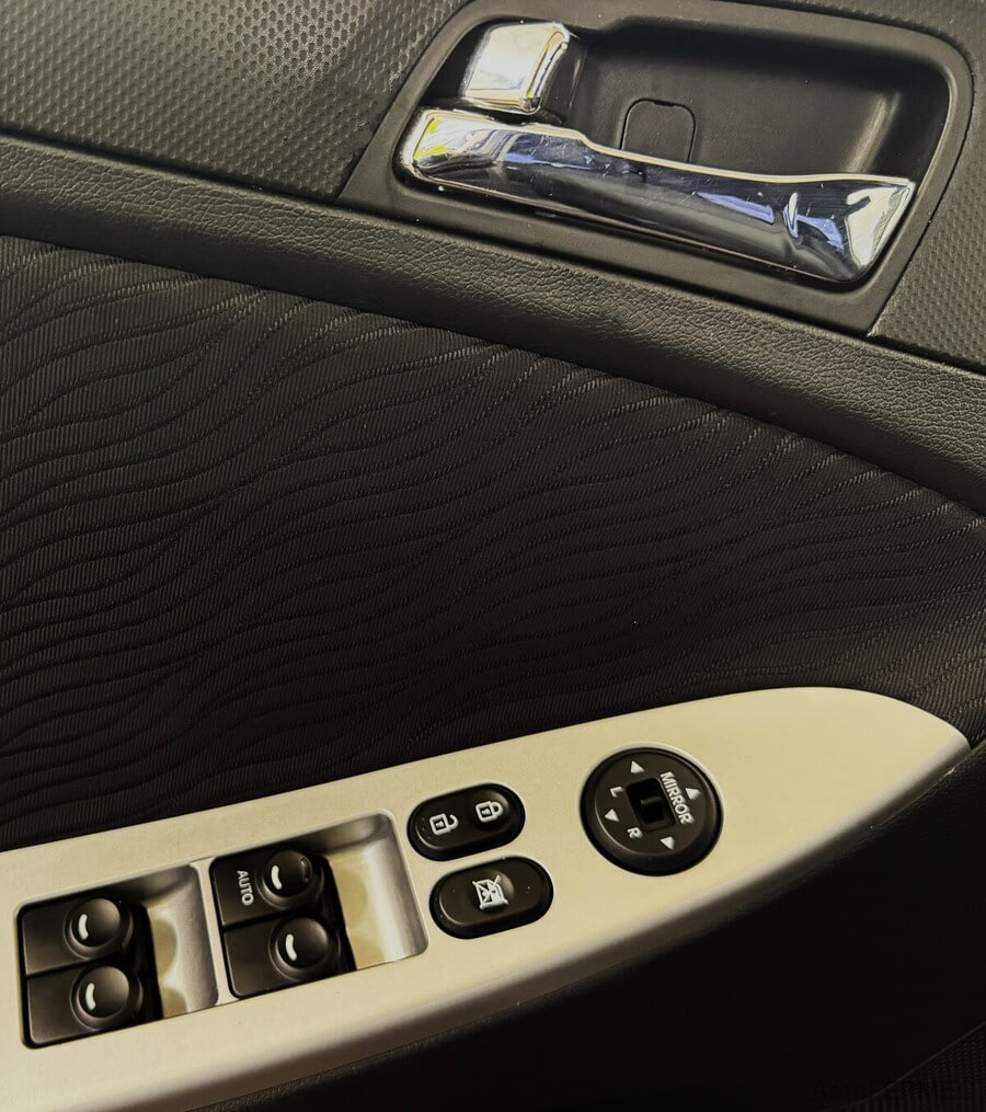 Фото HYUNDAI Solaris I с пробегом | №9