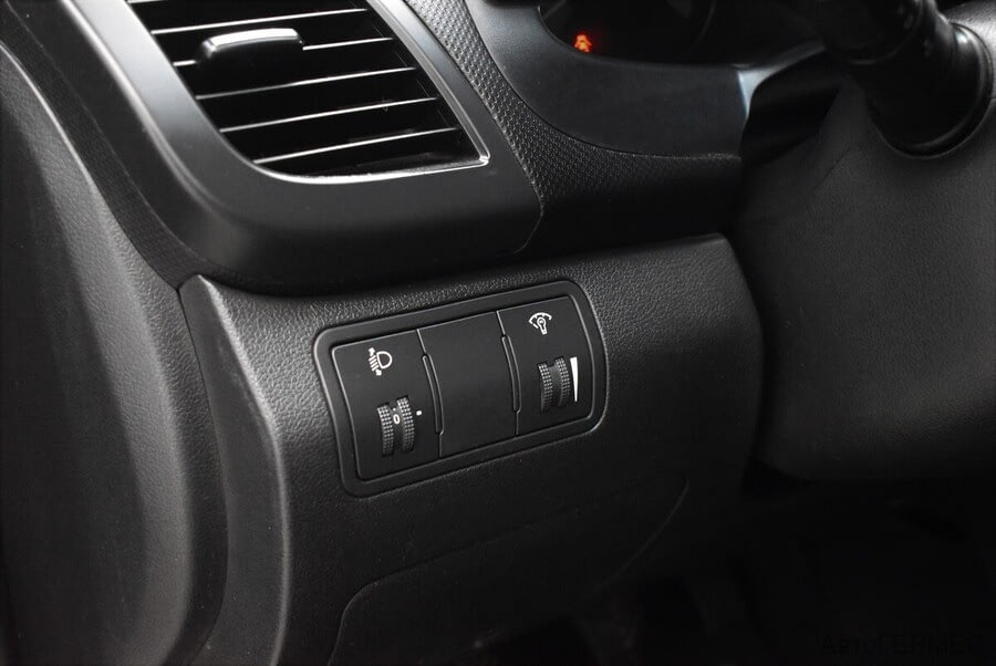 Фото HYUNDAI Solaris I с пробегом | №8