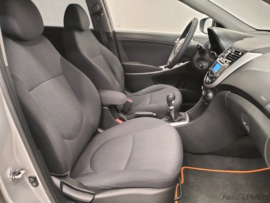 Фото HYUNDAI Solaris I с пробегом | №9 Фото HYUNDAI Solaris I с пробегом | №9