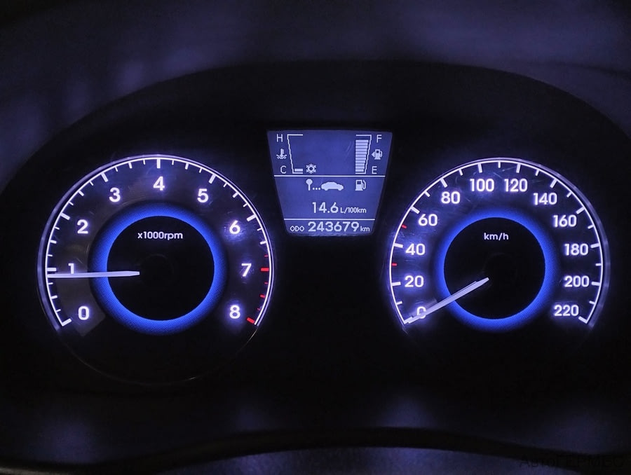 Фото HYUNDAI Solaris I с пробегом | №6 Фото HYUNDAI Solaris I с пробегом | №6