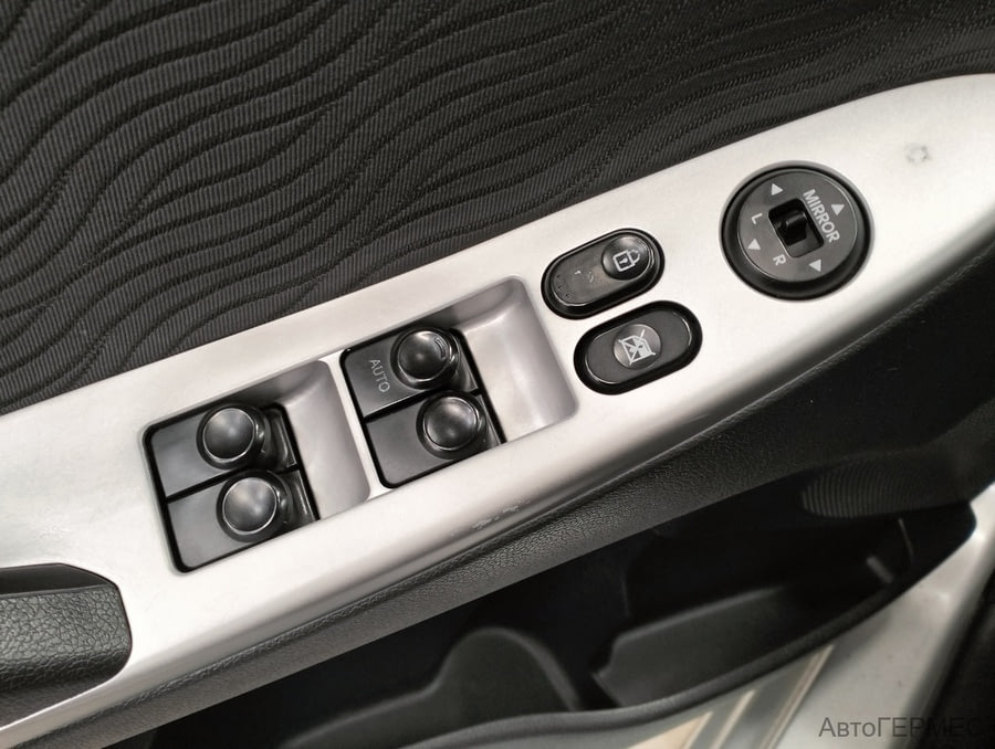 Фото HYUNDAI Solaris I с пробегом | №8 Фото HYUNDAI Solaris I с пробегом | №8