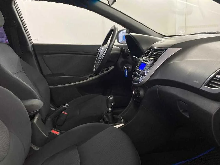 Фото HYUNDAI Solaris I с пробегом | №11