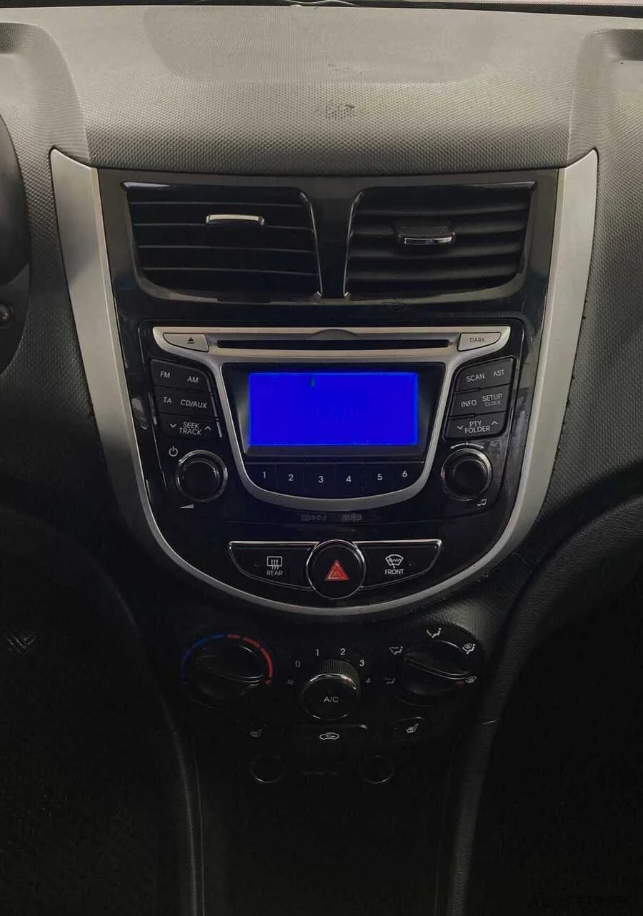 Фото HYUNDAI Solaris I с пробегом | №7