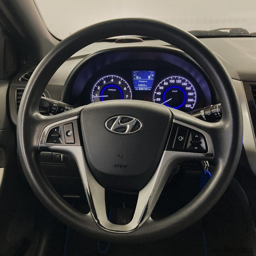 Фото HYUNDAI Solaris I с пробегом | №8