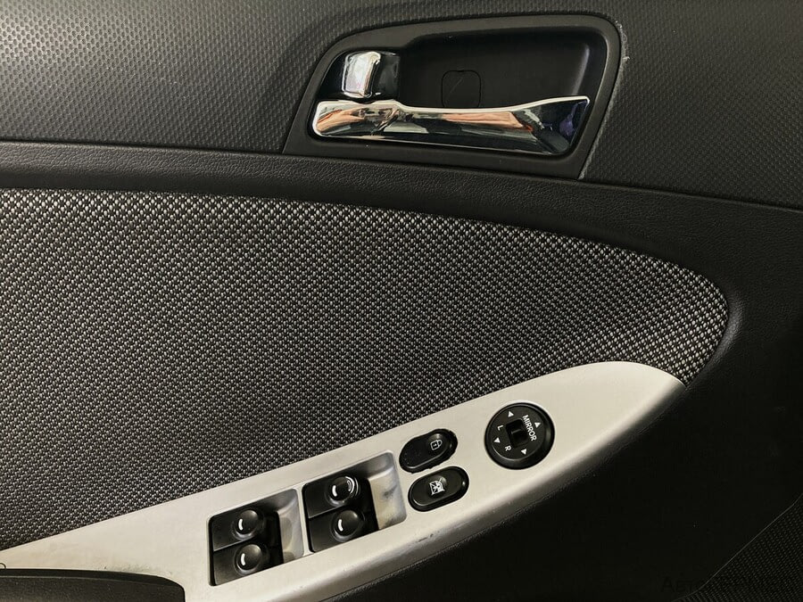 Фото HYUNDAI Solaris I с пробегом | №10