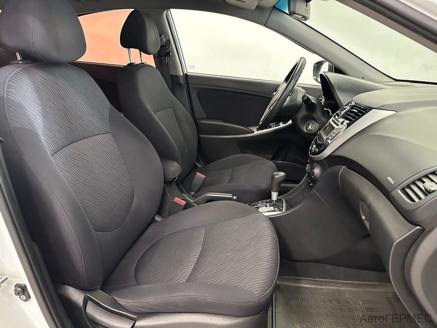 Фото HYUNDAI Solaris I с пробегом | №10