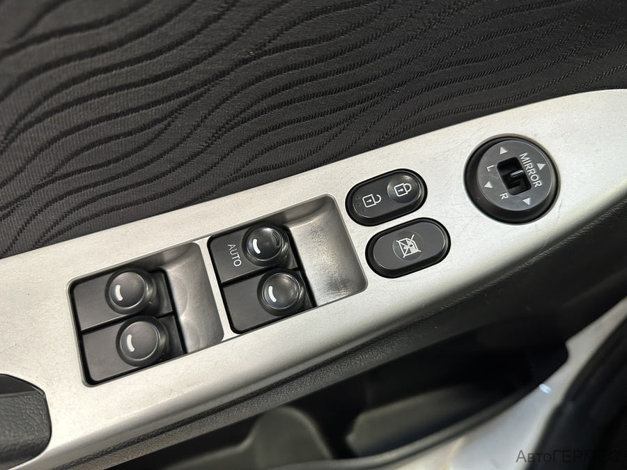 Фото HYUNDAI Solaris I с пробегом | №9