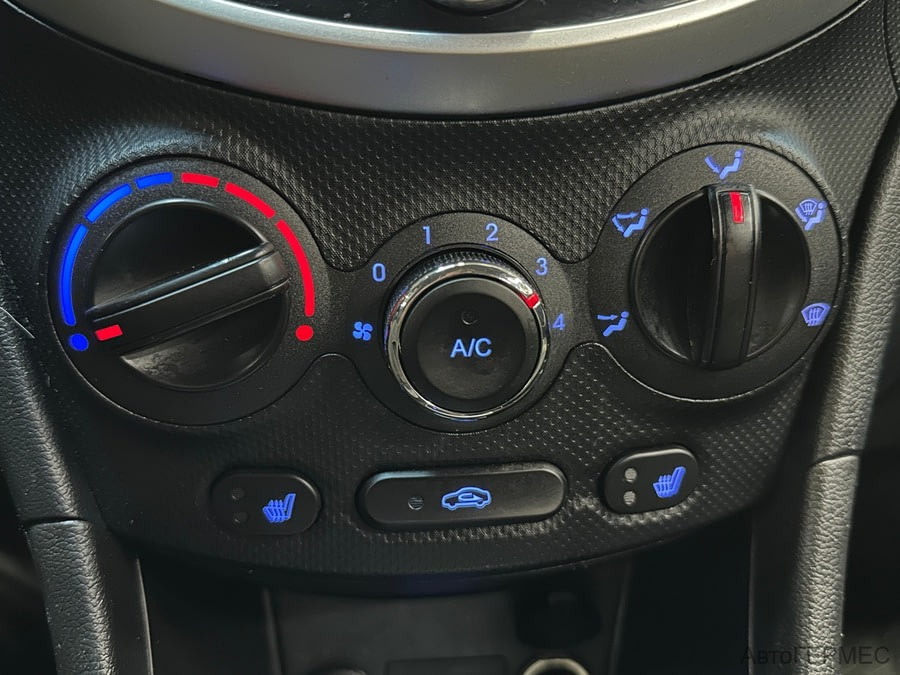 Фото HYUNDAI Solaris I с пробегом | №7 Фото HYUNDAI Solaris I с пробегом | №7