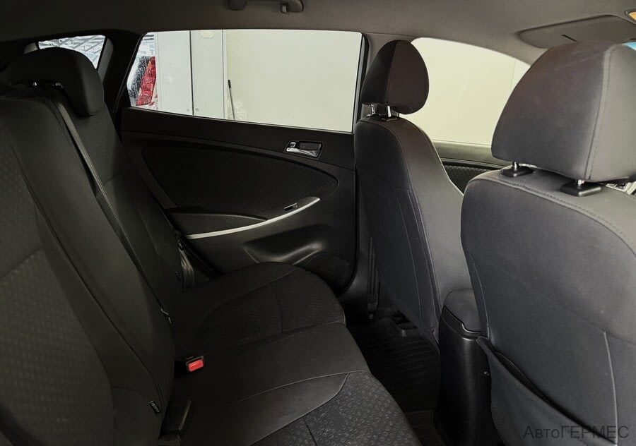 Фото HYUNDAI Solaris I с пробегом | №13 Фото HYUNDAI Solaris I с пробегом | №13