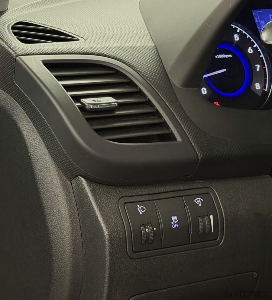 Фото HYUNDAI Solaris I с пробегом | №9 Фото HYUNDAI Solaris I с пробегом | №9