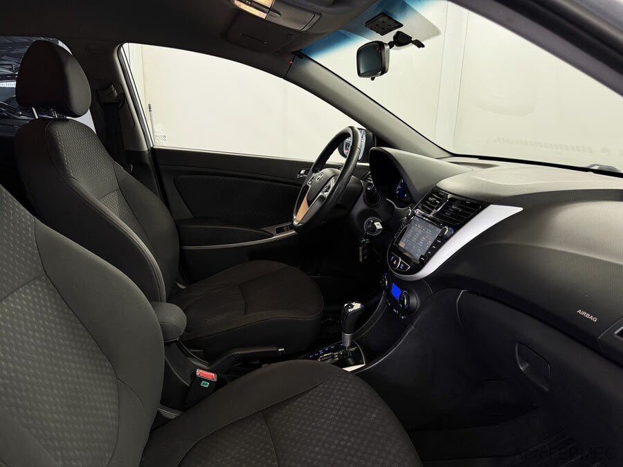 Фото HYUNDAI Solaris I с пробегом | №12 Фото HYUNDAI Solaris I с пробегом | №12