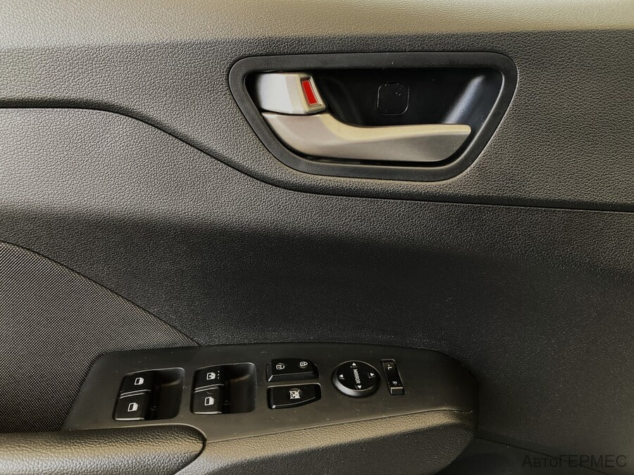 Фото HYUNDAI Solaris II с пробегом | №10