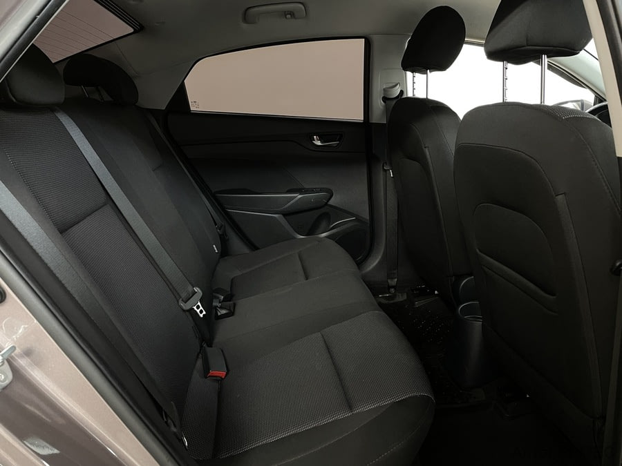 Фото HYUNDAI Solaris II с пробегом | №11 Фото HYUNDAI Solaris II с пробегом | №11