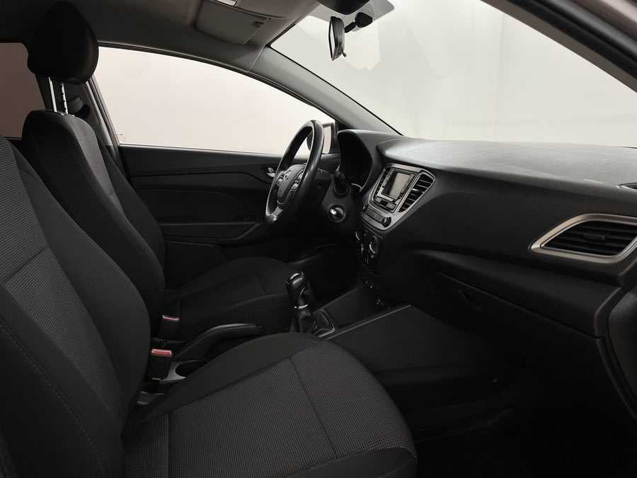 Фото HYUNDAI Solaris II с пробегом | №10 Фото HYUNDAI Solaris II с пробегом | №10