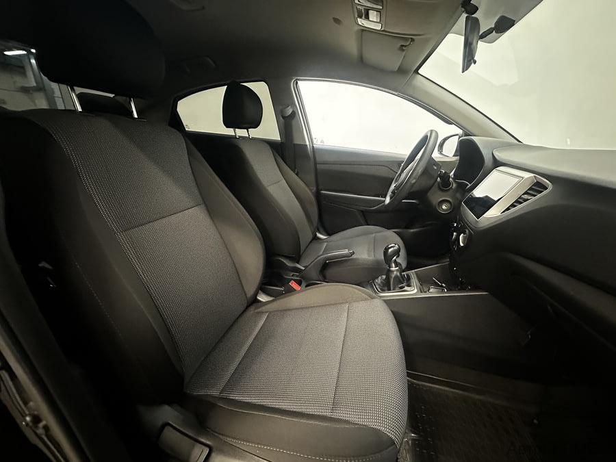 Фото HYUNDAI Solaris II с пробегом | №13 Фото HYUNDAI Solaris II с пробегом | №13