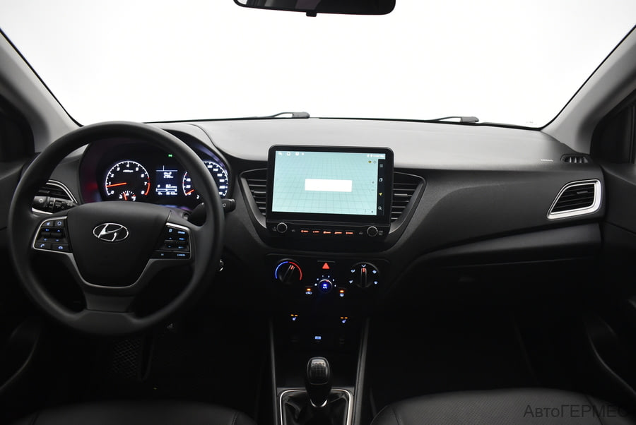 Фото HYUNDAI Solaris II Рестайлинг с пробегом | №5