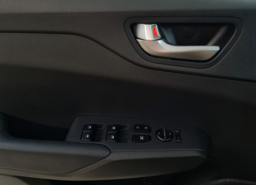 Фото HYUNDAI Solaris II Рестайлинг с пробегом | №8