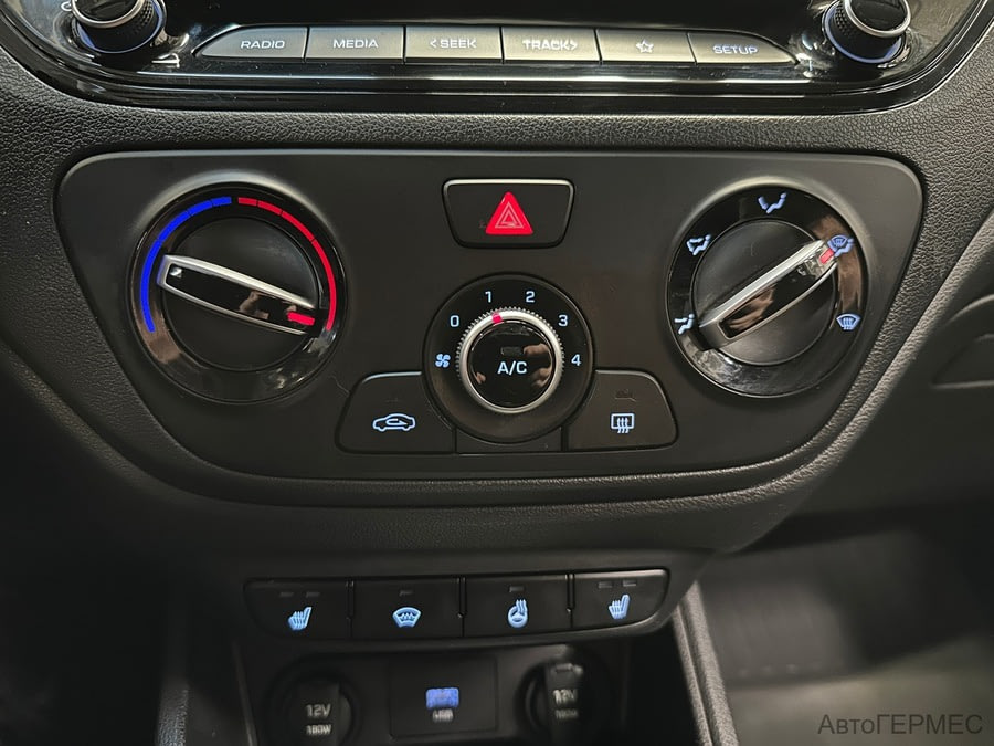 Фото HYUNDAI Solaris II Рестайлинг с пробегом | №7