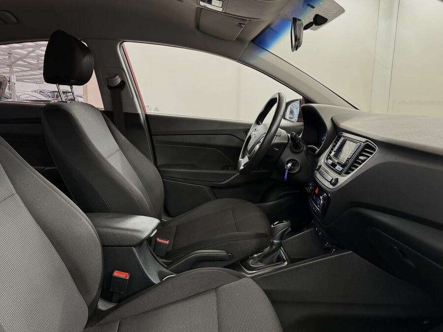 Фото HYUNDAI Solaris II с пробегом | №11 Фото HYUNDAI Solaris II с пробегом | №11