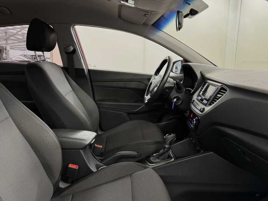 Фото HYUNDAI Solaris II с пробегом | №11 Фото HYUNDAI Solaris II с пробегом | №11