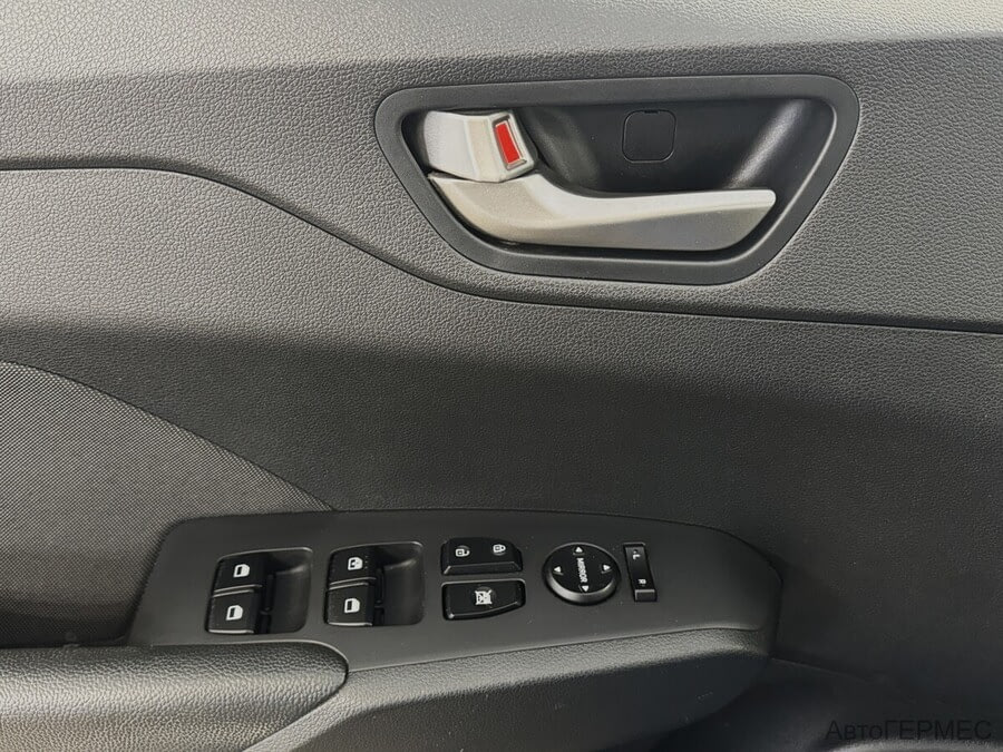 Фото HYUNDAI Solaris II с пробегом | №10 Фото HYUNDAI Solaris II с пробегом | №10