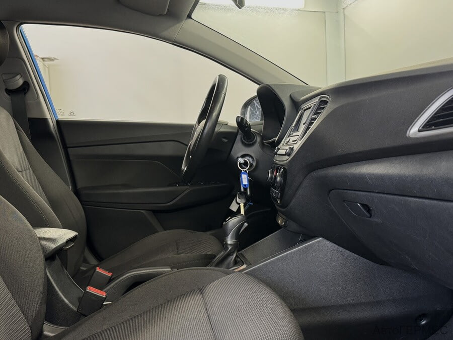 Фото HYUNDAI Solaris II с пробегом | №11 Фото HYUNDAI Solaris II с пробегом | №11