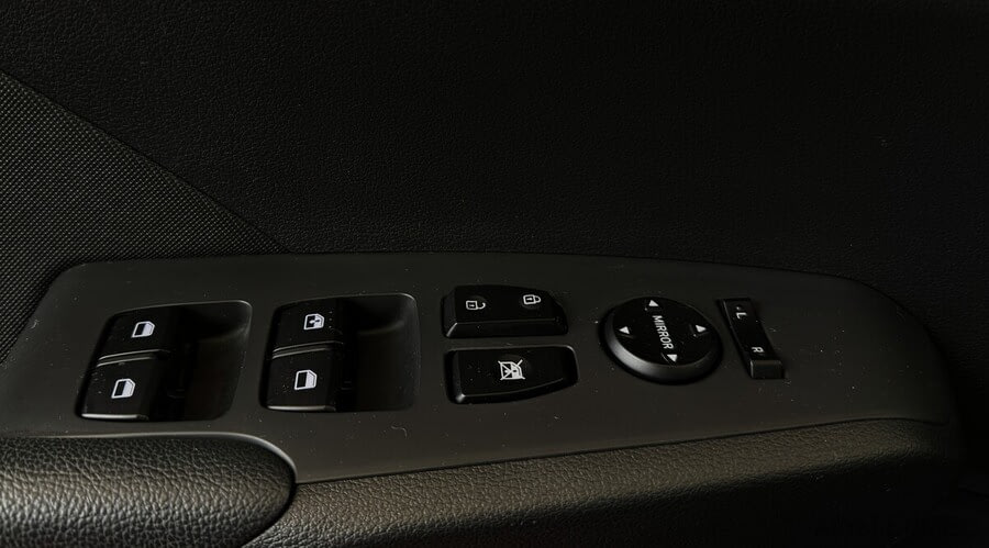 Фото HYUNDAI Solaris II с пробегом | №9 Фото HYUNDAI Solaris II с пробегом | №9