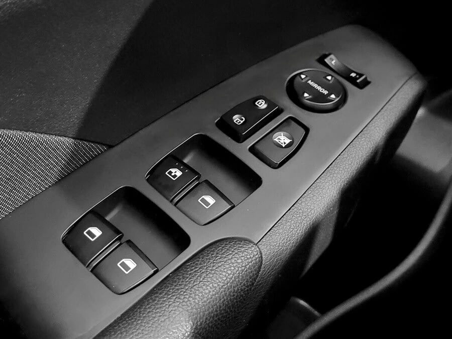 Фото HYUNDAI Solaris II с пробегом | №10 Фото HYUNDAI Solaris II с пробегом | №10