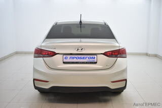 Фото HYUNDAI Solaris II с пробегом Фото HYUNDAI Solaris II с пробегом