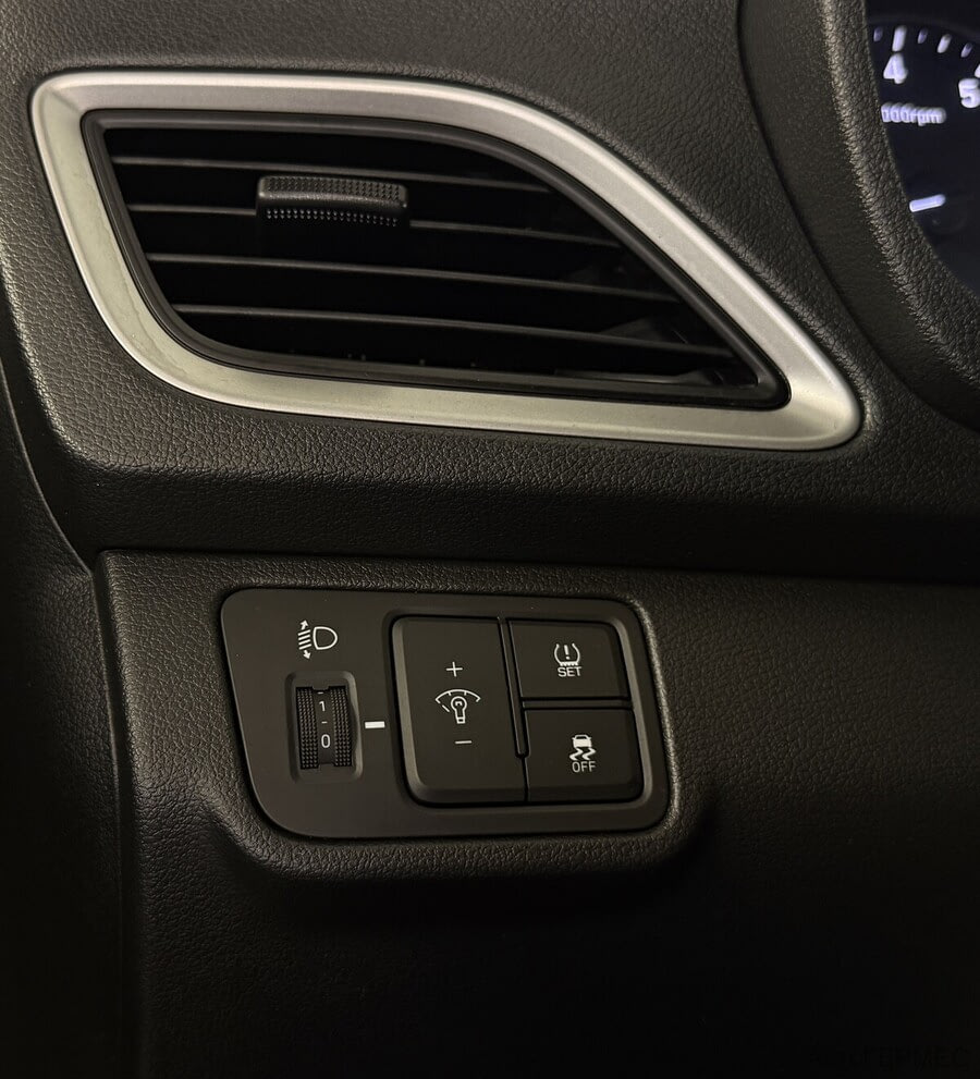 Фото HYUNDAI Solaris II с пробегом | №8 Фото HYUNDAI Solaris II с пробегом | №8