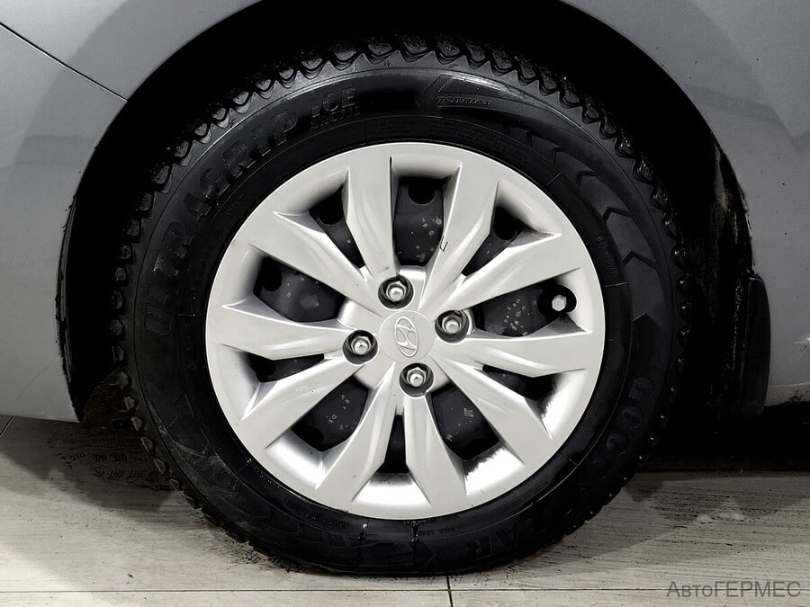 Фото HYUNDAI Solaris II с пробегом | №15 Фото HYUNDAI Solaris II с пробегом | №15