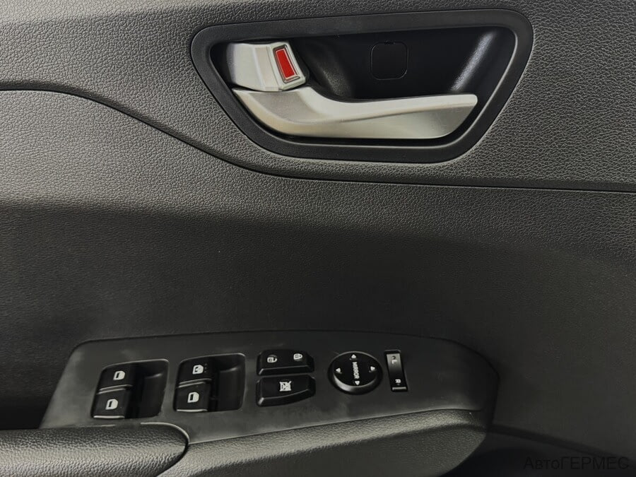 Фото HYUNDAI Solaris II Рестайлинг с пробегом | №10 Фото HYUNDAI Solaris II Рестайлинг с пробегом | №10