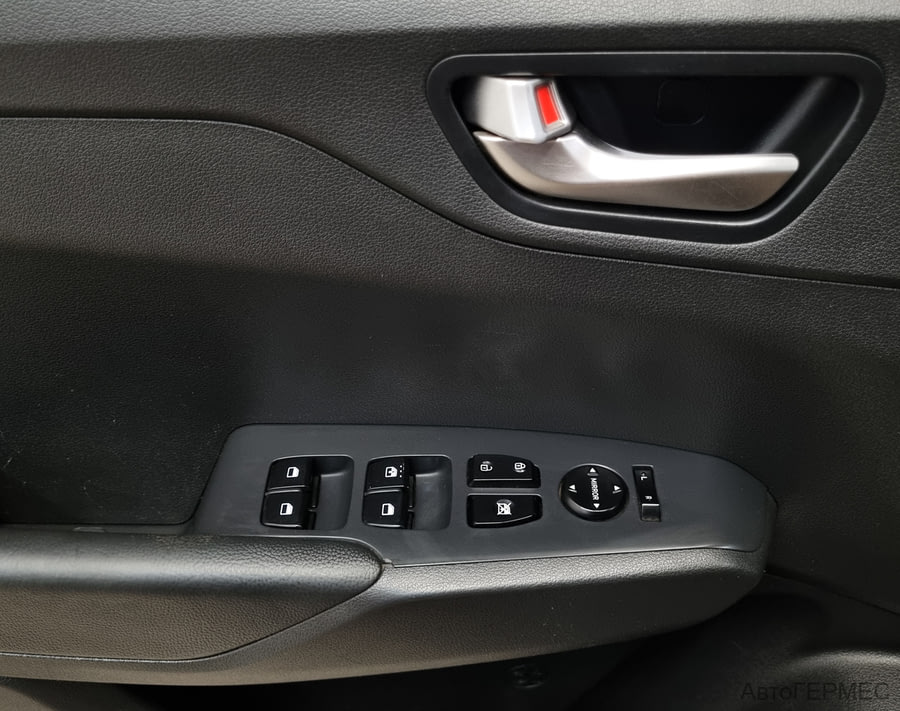 Фото HYUNDAI Solaris II Рестайлинг с пробегом | №8 Фото HYUNDAI Solaris II Рестайлинг с пробегом | №8