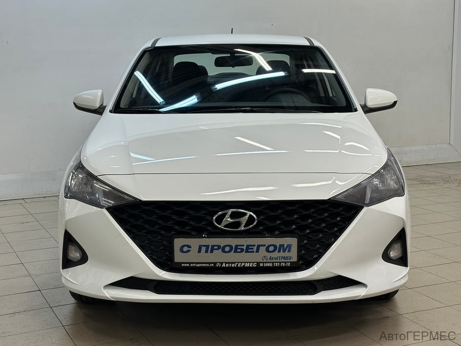 Фото HYUNDAI Solaris II Рестайлинг с пробегом | №2