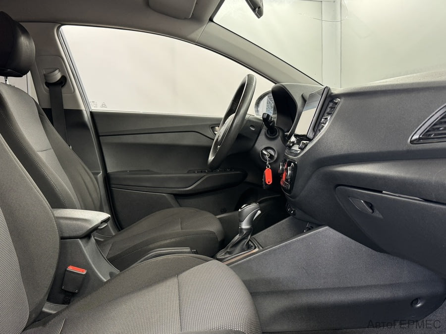 Фото HYUNDAI Solaris II Рестайлинг с пробегом | №11