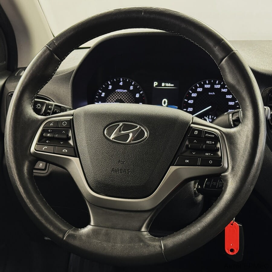 Фото HYUNDAI Solaris II Рестайлинг с пробегом | №8