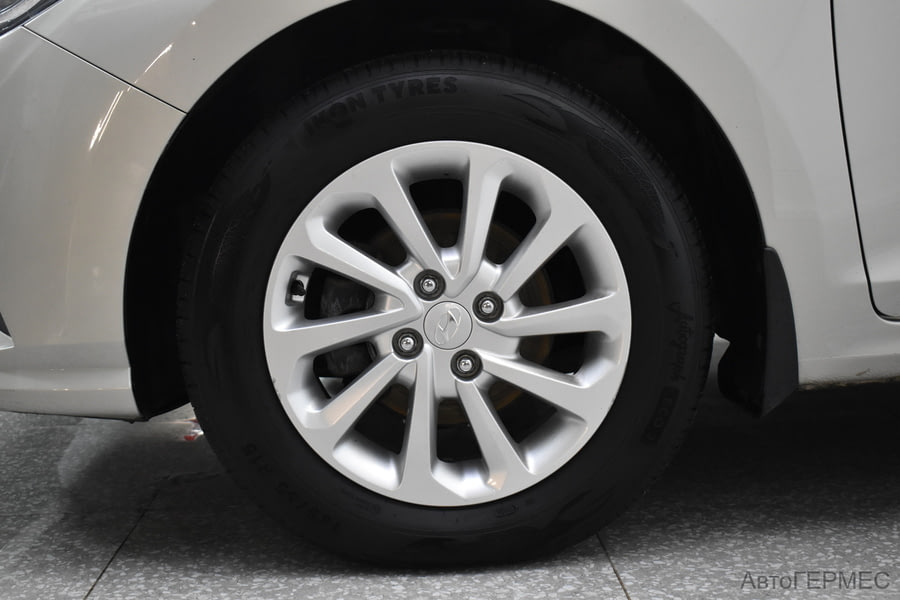 Фото HYUNDAI Solaris II Рестайлинг с пробегом | №17