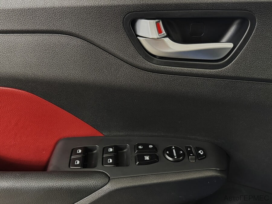 Фото HYUNDAI Solaris II Рестайлинг с пробегом | №11