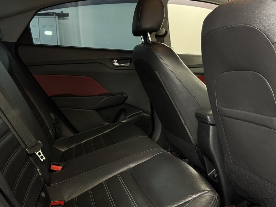 Фото HYUNDAI Solaris II Рестайлинг с пробегом | №13