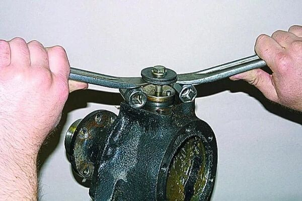 Регулировка шкворней MITSUBISHI Colt, №1