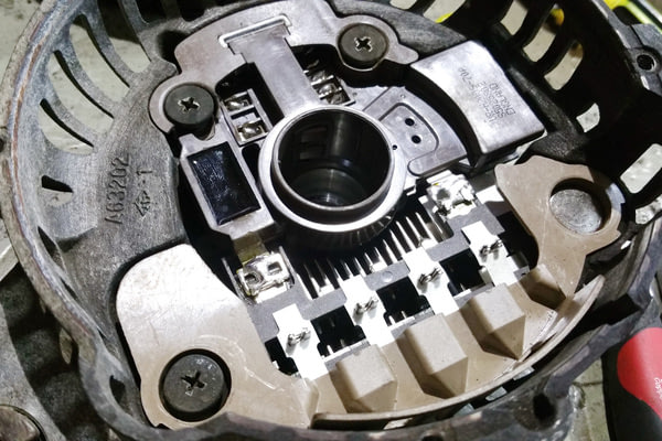 Ремонт генератора MITSUBISHI Outlander GT, №1
