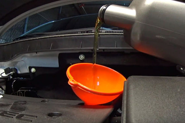 Замена масла в двигателе MITSUBISHI Colt, №2