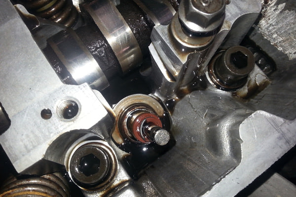 Замена маслосъемных колпачков MITSUBISHI Lancer, №1